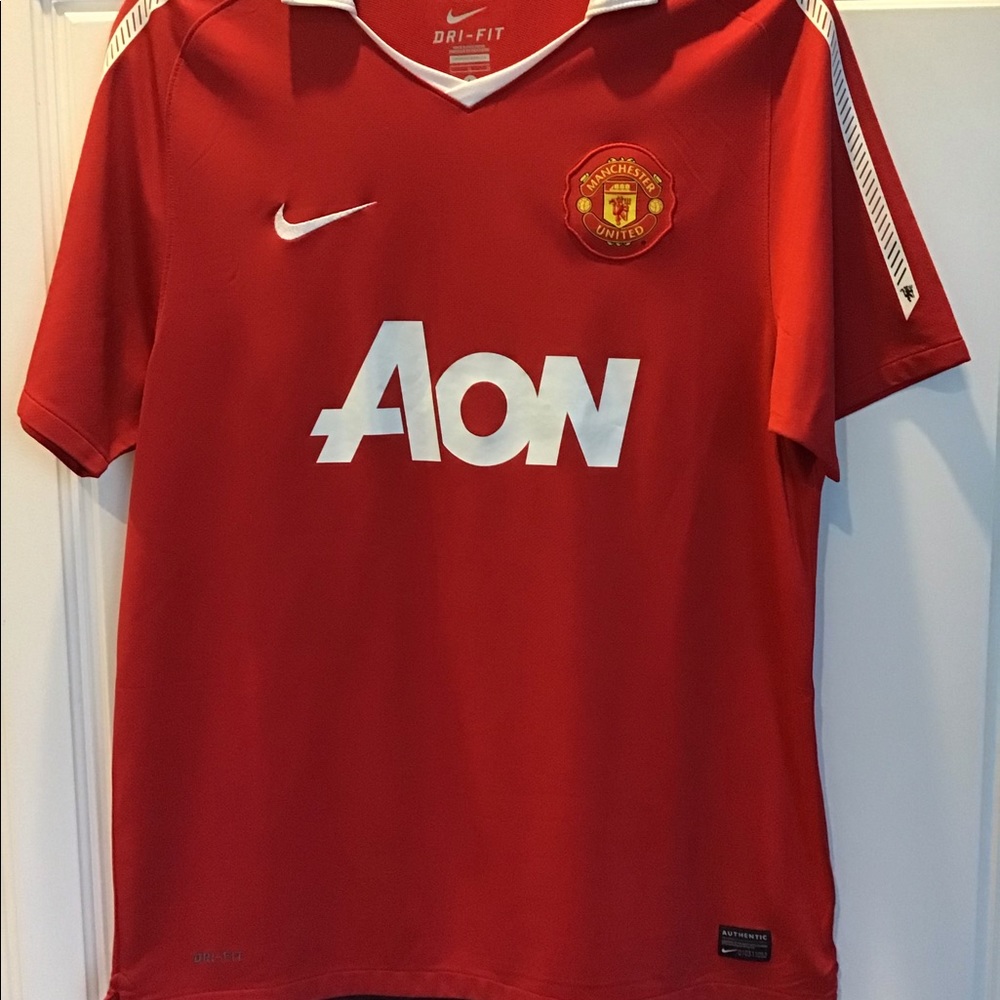 NWOT. Nike Dri Fit Authentic Aon Manchester Jersey